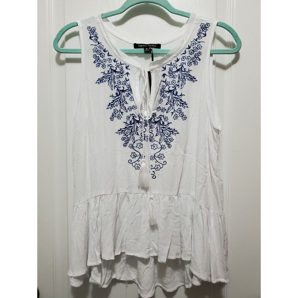 Lynn Ryan Women's Embroidered Blouse Sleeveless Top White Rayon Size M